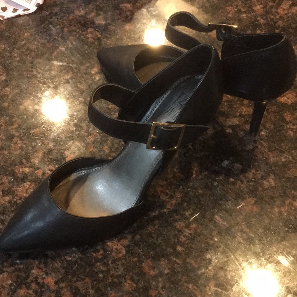 14th and union black pumps with buckle
